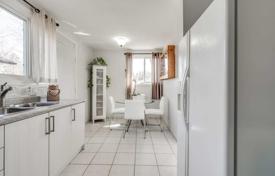 5 dormitorio casa de pueblo en Scarborough, Canadá. C$1 097 000