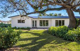 6 dormitorio casa de pueblo 333 m² en Miami, Estados Unidos. $3 250 000