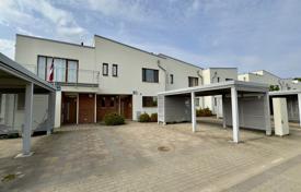 4 dormitorio casa de pueblo 185 m² en Piņķi, Letonia. 380 000 €