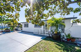 5 dormitorio casa de pueblo 221 m² en Hialeah, Estados Unidos. $795 000
