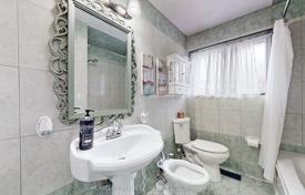 9 dormitorio casa de pueblo en North York, Canadá. C$1 681 000