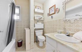 12 dormitorio casa de pueblo en North York, Canadá. C$2 314 000