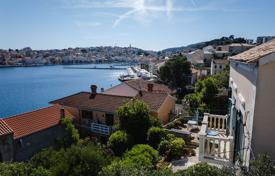 8 dormitorio casa de pueblo 194 m² en Mali Losinj, Croacia. 595 000 €