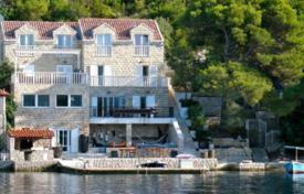 Villa – Península de Pelješac, Dubrovnik Neretva County, Croacia. 2 000 000 €