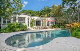 Villa – Lagorce Drive, Miami Beach, Florida,  Estados Unidos. $1 700 000