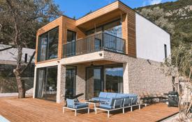 4 dormitorio villa 220 m² en Kavač, Montenegro. 800 000 €