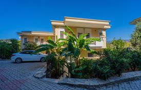 4 dormitorio villa 200 m² en Kargicak, Turquía. 17 769 000 TRY