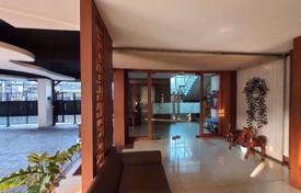 7 dormitorio chalet en Watthana, Tailandia. $17 000  por semana