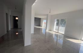 4 dormitorio piso 140 m² en Kastav, Croacia. 350 000 €