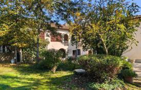 5 dormitorio villa 340 m² en Florencia, Italia. 720 000 €