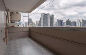 3-dormitorio apartamentos en condominio en Khlong Toei, Tailandia. $3 900  por semana