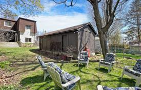 8 dormitorio casa de pueblo en Scarborough, Canadá. C$1 597 000