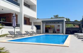 6 dormitorio casa de pueblo 300 m² en Medulin, Croacia. 1 299 000 €