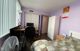3 dormitorio piso en Scarborough, Canadá. C$694 000