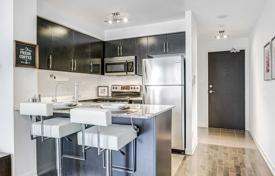 2 dormitorio piso en Yonge Street, Canadá. C$786 000