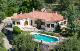 8 dormitorio villa en Grasse, Francia. 730 000 €