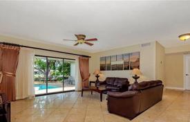 Villa – Hallandale Beach, Florida, Estados Unidos. $1 390 000