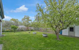 12 dormitorio casa de pueblo en North York, Canadá. C$1 570 000