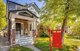 Casa de pueblo – East York, Toronto, Ontario,  Canadá. C$1 335 000