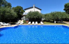 5 dormitorio casa de pueblo 330 m² en Poreč, Croacia. 750 000 €
