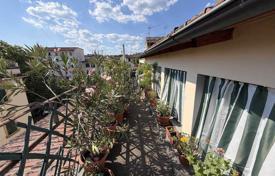 3 dormitorio piso 150 m² en Florencia, Italia. 545 000 €