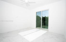 4 dormitorio casa de pueblo 254 m² en Miami, Estados Unidos. $2 840 000