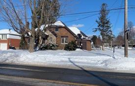 Casa de pueblo en Etobicoke, Canadá. C$2 669 000