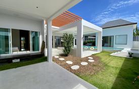 4 dormitorio villa 288 m² en Thalang, Tailandia. $551 000