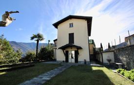 6 dormitorio chalet 240 m² en Lago Como, Italia. 530 000 €