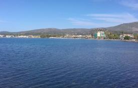 Terreno costero en Evia: 45.683 m² entre Eretria y Amarynthos, ideal para desarrollo, 12 €/m².. 540 000 €