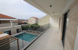 6 dormitorio casa de pueblo 191 m² en Trogir, Croacia. 790 000 €