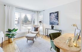 4 dormitorio casa de pueblo en Etobicoke, Canadá. C$1 735 000