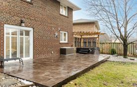 Casa de pueblo – Etobicoke, Toronto, Ontario,  Canadá. C$1 973 000