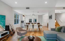 3 dormitorio casa de pueblo 224 m² en Miami, Estados Unidos. $2 600 000