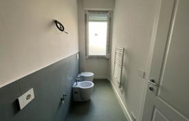 3 dormitorio piso 150 m² en Florencia, Italia. 780 000 €