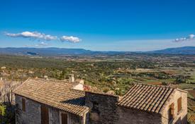 3 dormitorio adosado en Gordes, Francia. 350 000 €