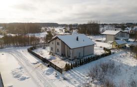 Adosado – Salaspils pagasti, Letonia. 320 000 €
