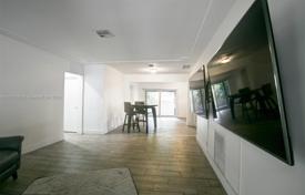 3 dormitorio casa de pueblo 179 m² en Miami, Estados Unidos. $855 000