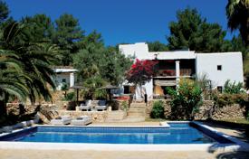 Villa – Ibiza, Islas Baleares, España. 13 800 €  por semana