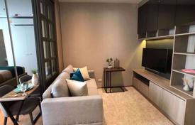 1-dormitorio apartamentos en condominio en Khlong Toei, Tailandia. $183 000