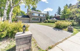 Casa de pueblo – Etobicoke, Toronto, Ontario,  Canadá. C$1 916 000