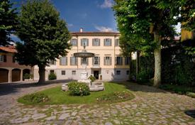 Villa – Lago Como, Lombardía, Italia. 23 700 €  por semana