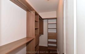 13 dormitorio casa de pueblo en York, Canadá. C$2 532 000