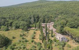 28 dormitorio finca rústica 1166 m² en Monteriggioni, Italia. 2 200 000 €
