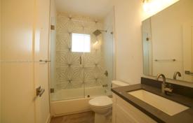 3 dormitorio casa de pueblo 135 m² en Miami, Estados Unidos. $800 000