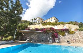 5 dormitorio villa en Taormina, Italia. 9 200 €  por semana