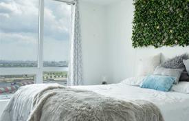 2 dormitorio piso en Etobicoke, Canadá. C$723 000