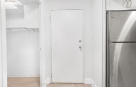 6 dormitorio piso en Etobicoke, Canadá. C$779 000