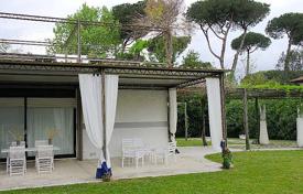 Villa – Forte dei Marmi, Toscana, Italia. 4 500 €  por semana