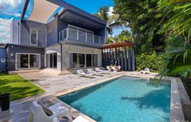 Villa – Miami, Florida, Estados Unidos. 2 459 000 €